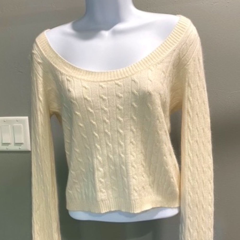 MODA International Silk Crop Sweater